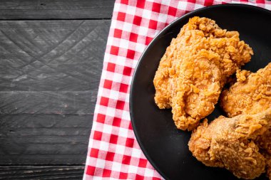 Kızarmış tavuk yemeği - abur cubur ve sağlıksız yemek