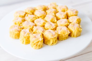 Karides Çince buğulanmış Dumpling sos ile