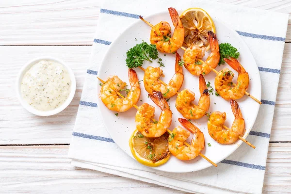 Grilled Tiger Shrimps Skewers Lemon Seafood Style — Stock Photo, Image