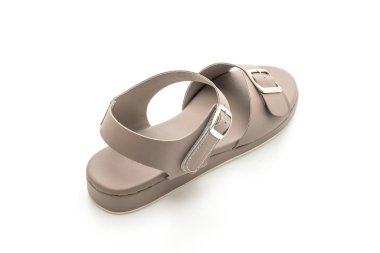 Kadınlar beyaz arka plan üzerinde izole sandalet deri