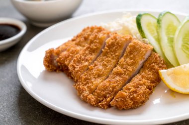 Japon kızartılmış domuz pirzolası (tonkatsu seti) - Japon yemek tarzı