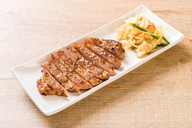 sebze - Asya tarzı ile dilimlenmiş domuz biftek ızgara