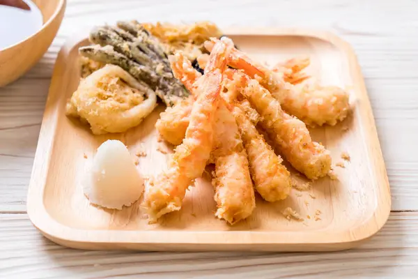 Camarones Tempura Camarones Fritos Maltratados Con Verduras Estilo Comida Japonesa —  Fotos de Stock