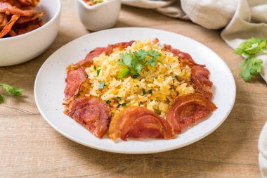 gevrek domuz pastırması ile kızarmış pilav