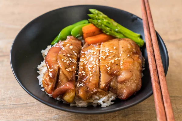 Tigela Arroz Frango Teriyaki Estilo Comida Asiática — Fotografia de Stock