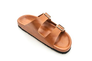 Erkekler beyaz arka plan üzerinde izole sandalet deri