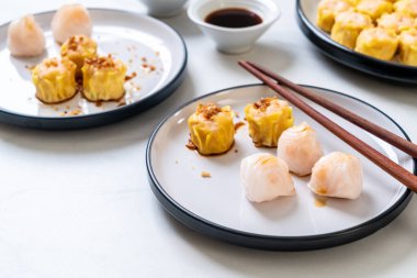 Çin karides pişmiş hamur tatlısı - Asya gıda tarzı