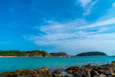 Güzel tropikal plaj ve deniz - tatil tatil kavramı