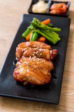 Teriyaki chiciken biftek - Asya gıda tarzı