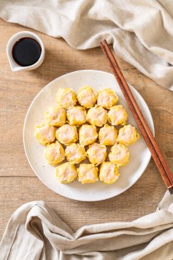 Karides Çince buğulanmış Dumpling sos ile