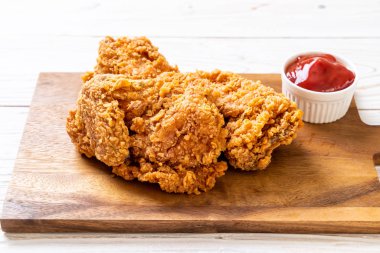 Kızarmış tavuk yemeği - abur cubur ve sağlıksız yemek