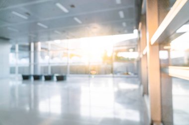 soyut bulanıklık ve boş ofis binası arka plan cam pencere ve kopyalama yeri olan defocused