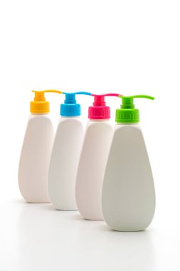 Jel, köpük veya sıvı sabun dispenseri pompa plastik beyaz arka plan üzerinde izole şişe