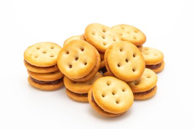 Beyaz arka planda izole edilmiş ananas reçelli hindistan cevizi bisküvisi