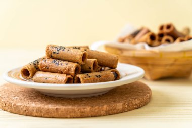 Taylandlı çıtır Hindistan cevizi roll - Tay tatlı snack