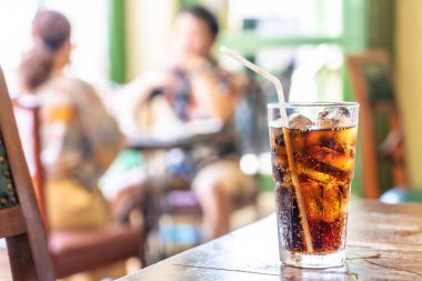 buzlu cola cam restoran ve kafe