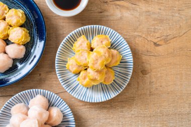 Çin karides pişmiş hamur tatlısı - Asya gıda tarzı