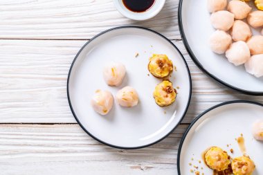 Çin karides pişmiş hamur tatlısı - Asya gıda tarzı