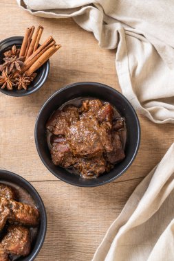 herb - Phuket Tayland geleneksel gıda tarzı ile domuz eti güveç