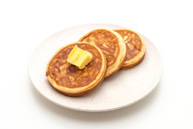 Beyaz backgorund izole tereyağlı gözleme