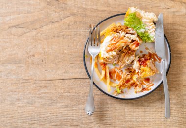 kızarmış tavuk burger - sağlıksız gıda tarzı