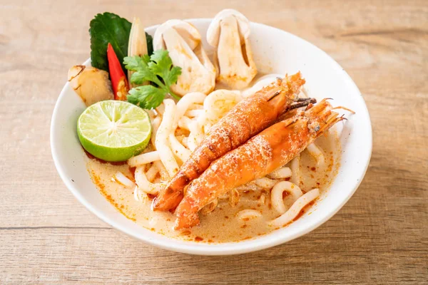 Camarones Picantes Udon Ramen Noodle Tom Yum Goong Estilo Comida — Foto de Stock