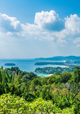 Tropikal plaj manzarası, Karon view Phuket, Tayland - tatil tatil kavramı üzerine gelin