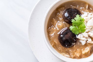 Yengeç kase kırmızı et suyu çorbası kızarmış balık Maw