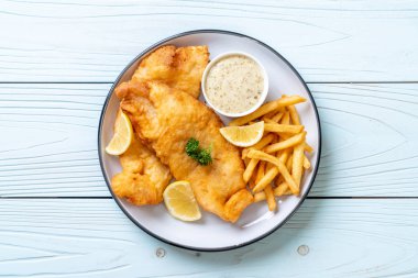 Balık ve patates kızartması. Sağlıksız yiyecekler.