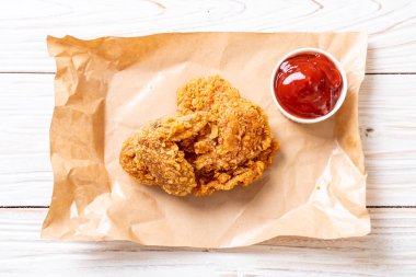 Kızarmış tavuk yemeği - abur cubur ve sağlıksız yemek