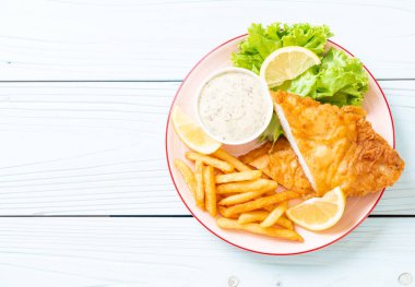Balık ve cips - sağlıksız gıda
