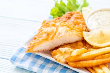 Balık ve cips - sağlıksız gıda