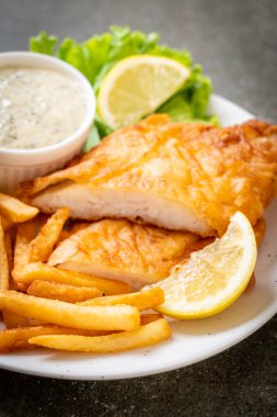 Balık ve cips - sağlıksız gıda