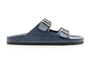 Erkekler beyaz arka plan üzerinde izole sandalet deri