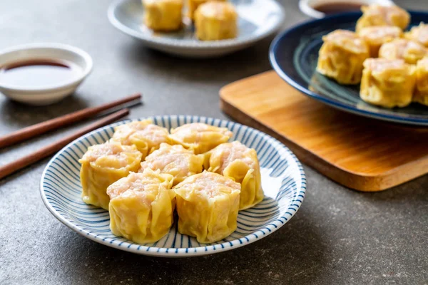 Chino Camarones Vapor Dumpling Con Salsa — Foto de Stock