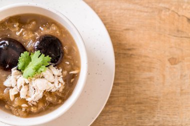 Yengeç kase kırmızı et suyu çorbası kızarmış balık Maw