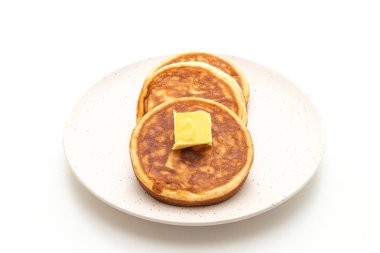 Beyaz backgorund izole tereyağlı gözleme