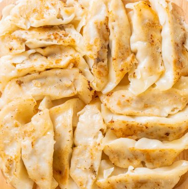 Japon gyoza 'sı ya da soya soslu hamur tatlısı.