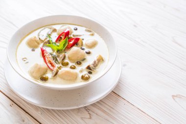 Balık top - Tay gıda ile yeşil köri