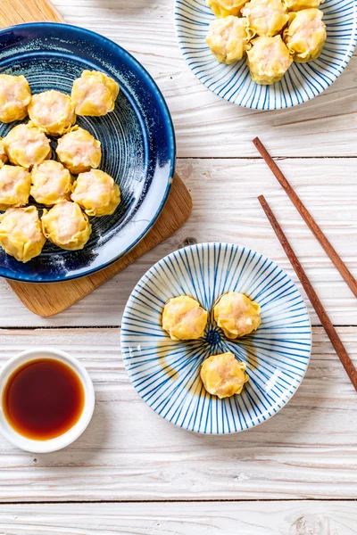 Karides Çince Buğulanmış Dumpling Sos Ile — Stok fotoğraf