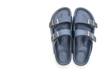 Erkekler beyaz arka plan üzerinde izole sandalet deri