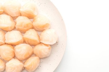 Beyaz arka plan üzerinde izole Çin karides pişmiş hamur tatlısı