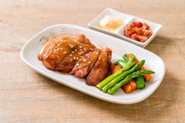 Teriyaki chiciken biftek - Asya gıda tarzı