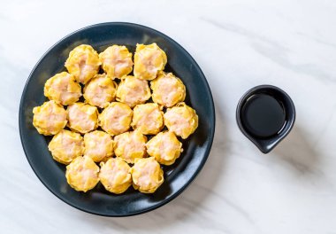 Karides Çince buğulanmış Dumpling sos ile