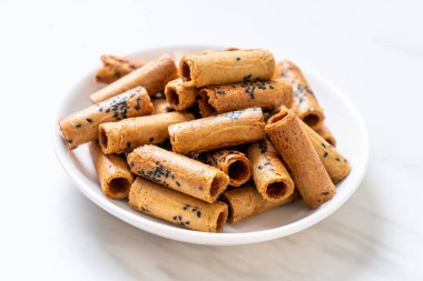 Taylandlı çıtır Hindistan cevizi roll - Tay tatlı snack