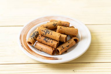 Taylandlı çıtır Hindistan cevizi roll - Tay tatlı snack