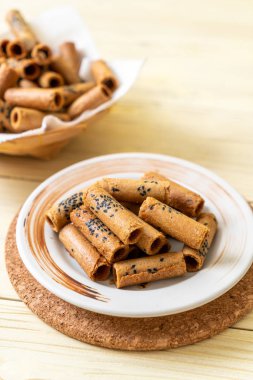 Taylandlı çıtır Hindistan cevizi roll - Tay tatlı snack