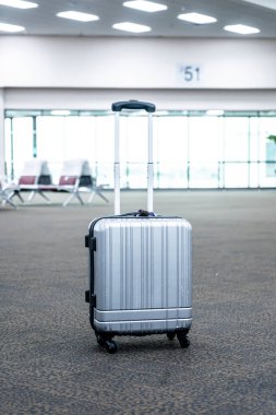 Seyahat bavul Havaalanı Terminal alanı bekliyor