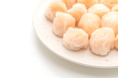 Beyaz arka plan üzerinde izole Çin karides pişmiş hamur tatlısı