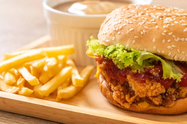Smażony Kurczak Burger Styl Niezdrowej Żywności — Zdjęcie stockowe